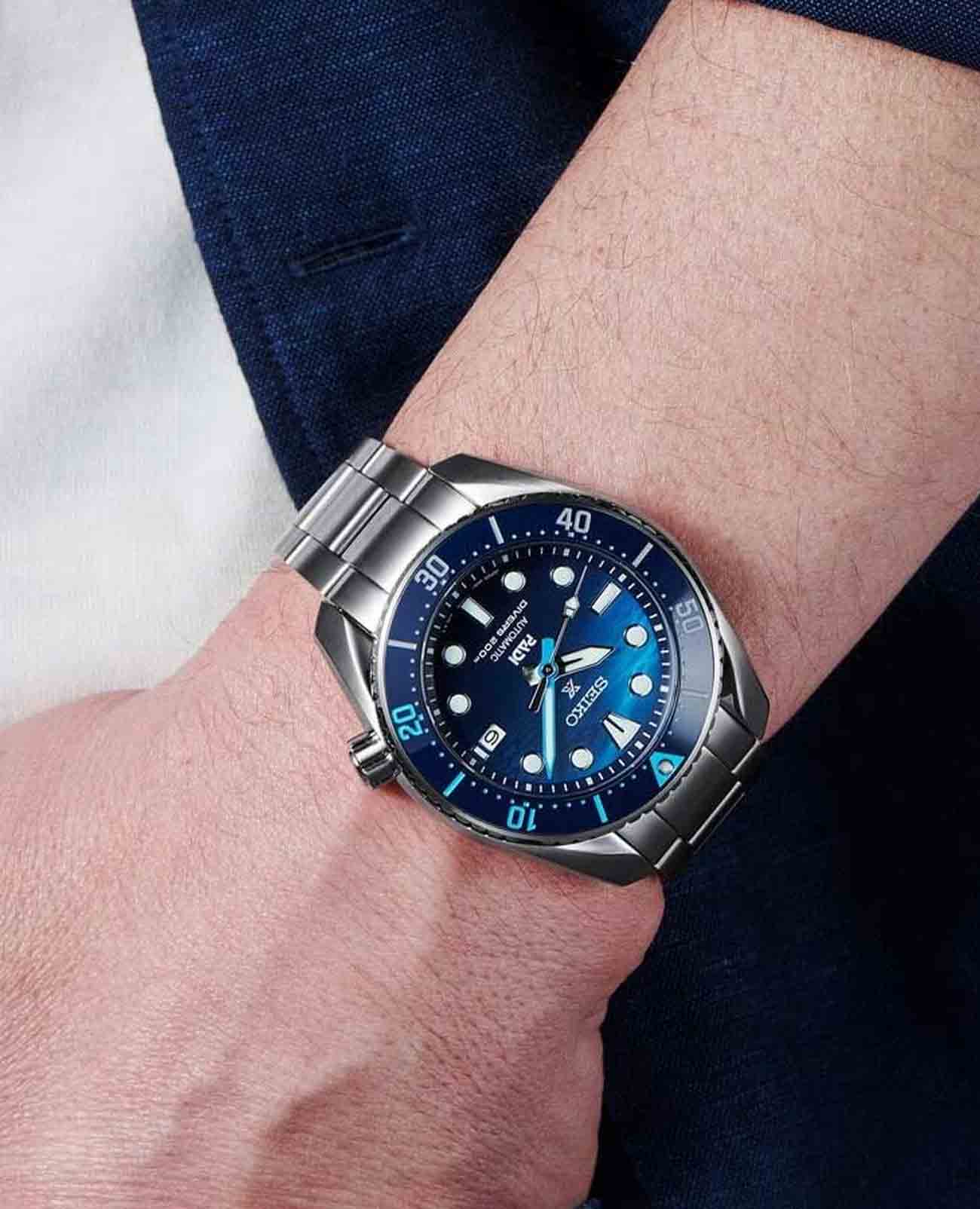 Seiko SPB375J1 мужские часы застежка крупным планом