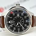 Aviator Aviator Airacobra V.3.39.0.340.0  наручные мужские часы фото под углом.