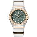 Omega Omega Constellation 131.25.25.60.60.001  13125256060001 кварцевые женские часы  зеленый циферблат, браслет сталь + золото — вид спереди
