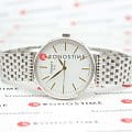 Tissot Tissot Everytime Lady T143.210.11.011.01 кварцевые женские часы часы крупный план серебристый циферблата