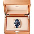 Omega Omega Speedmaster Moonphase 304.93.44.52.03.002, speedmaster швейцария мужские часы на браслете кожаный боковой вид