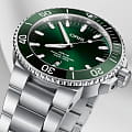 Oris Oris Aquis 01 733 7730 4157-07 8 24 05PEB  наручные мужские часы фото под углом.