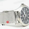 Swiss Military by Chrono Swiss Military by Chrono Day Date SMP36040.01,  швейцария мужские часы на браслете нержавеющая сталь боковой вид