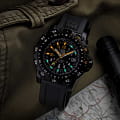 Luminox Luminox Recon Point Man 8820 Series Heritage XL.8825.H.SET, navy seal швейцария мужские часы на браслете резина боковой вид