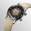 Longines L33744302 женские часы застежка крупным планом